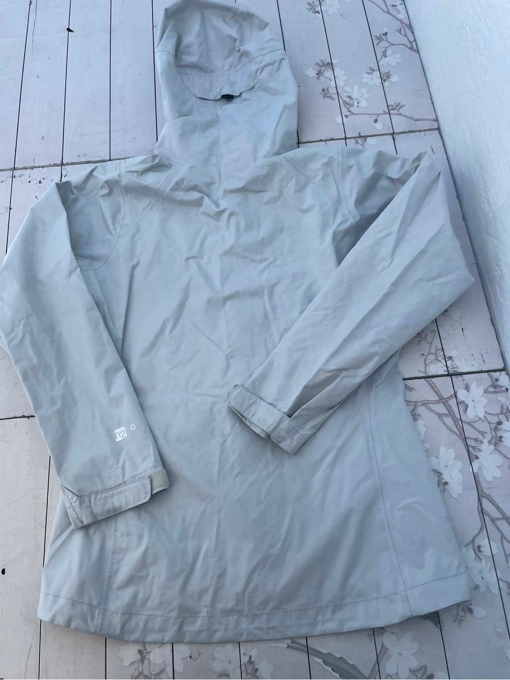 Patagonia Women's Light Gray Hooded Utility Jacket - Picture 7 of 16